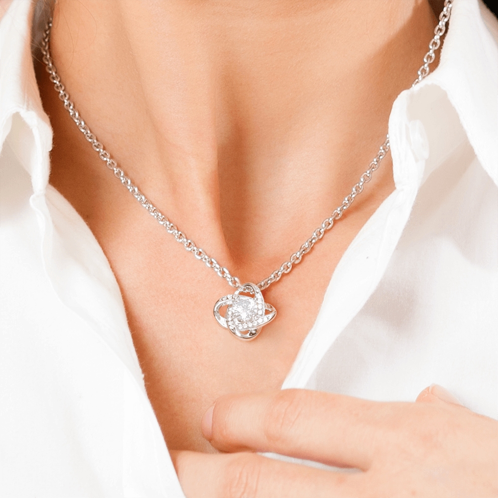 To My Beautiful Daughter - This Old Lioness Love Knot Necklace 3